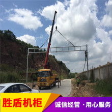 当地积极回应，道路立杆上约挂10个摄像头，保障公共安全与城市管理